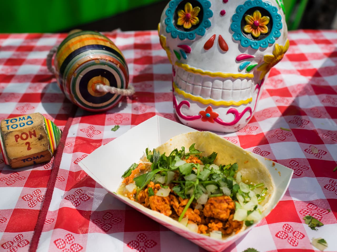 El festival contará con más de 15 camiones de tacos, taquerías y restaurantes mexicanos con más de 30 tipos diferentes de tacos. Cada vendedor de tacos ofrecerá una amplia variedad de tacos y platos de inspiración mexicana.