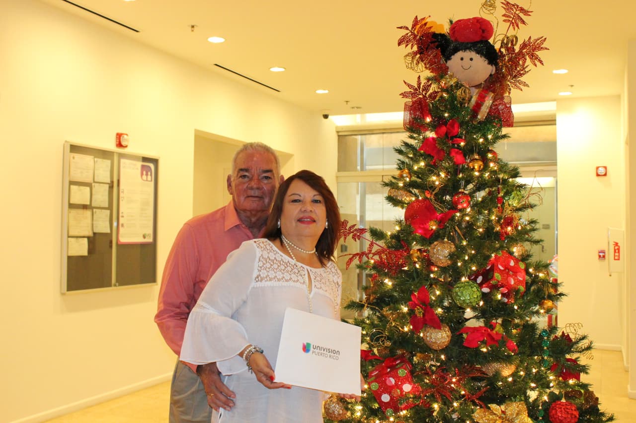 Listos para arrancar para Miami para la gran final de La Banda, Jaime A. Cabrera y su esposa Lilliam Rodríguez González, los felices ganadores de Claro te lleva a la gran final de La Banda, llegaron a Univision Puerto Rico a recoger su premio.