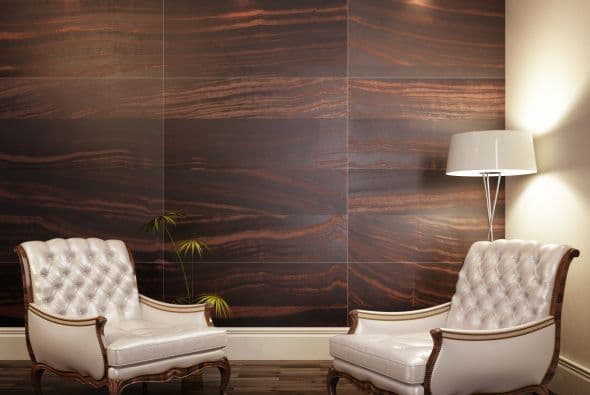 Vuelve moderno hasta lo más clásico. Puedes transformar sillas o sofás antiguos en modernos cuando estos tienen un patrón o un tapizado que desafía a su época. Arriésgate con una combinación poco ortodoxa que le dará un toque actual a cualquier mueble.