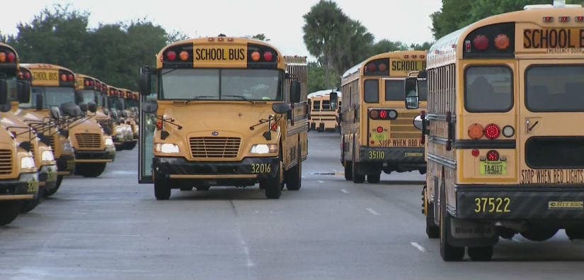 Casi medio centenar de escuelas públicas de Miami-Dade permanecen sin electricidad