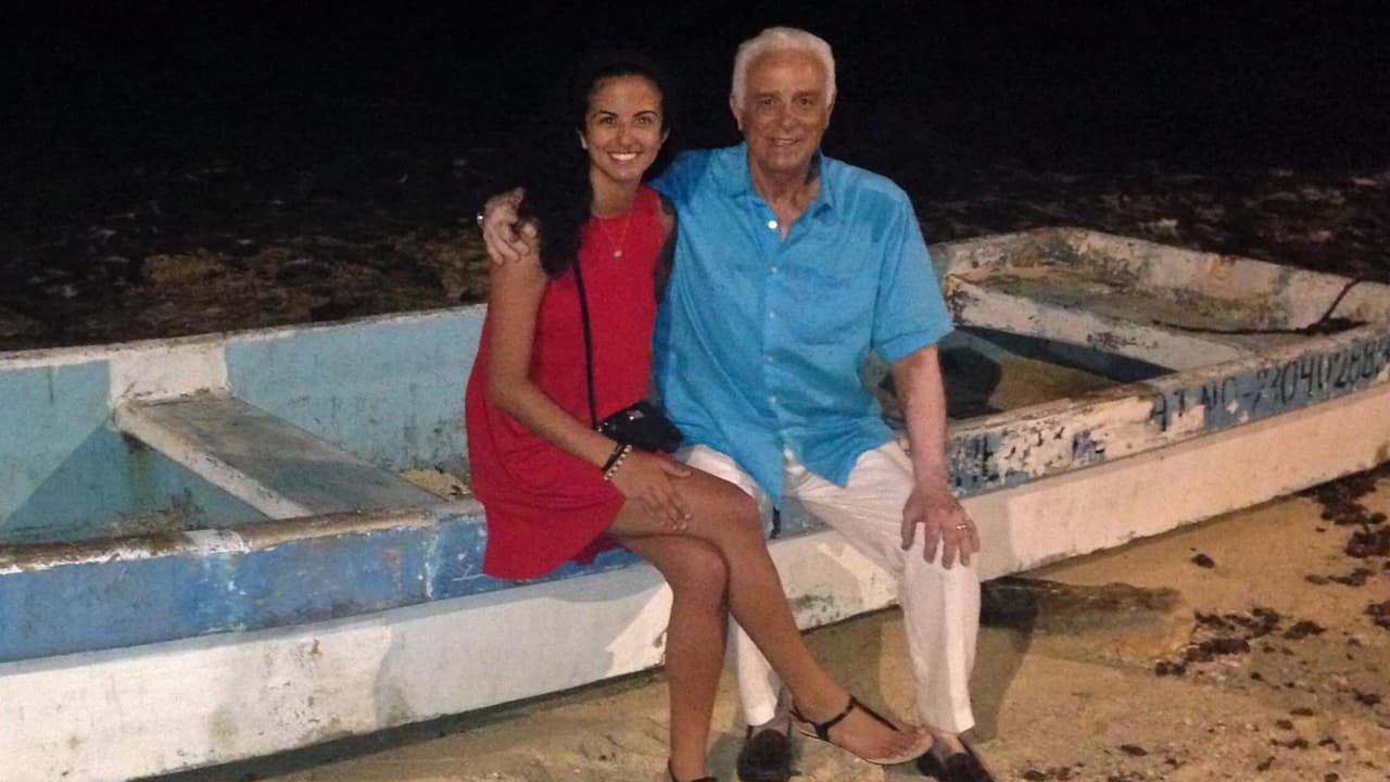 <b>Corina García:</b> Productora de Primera Hora
<br>"Mi papá, Jorge Garcia, siempre demostrando el esfuerzo y los sacrificios uno tiene que hacer para su familia".