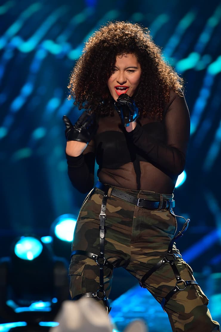 Antes de escucharla cantar, la joven ecuatoriana confesó que aunque ya había participado en otros concursos de talentos, antes no se había sentido con la seguridad con la que se presentó este día en Reina de la Canción.