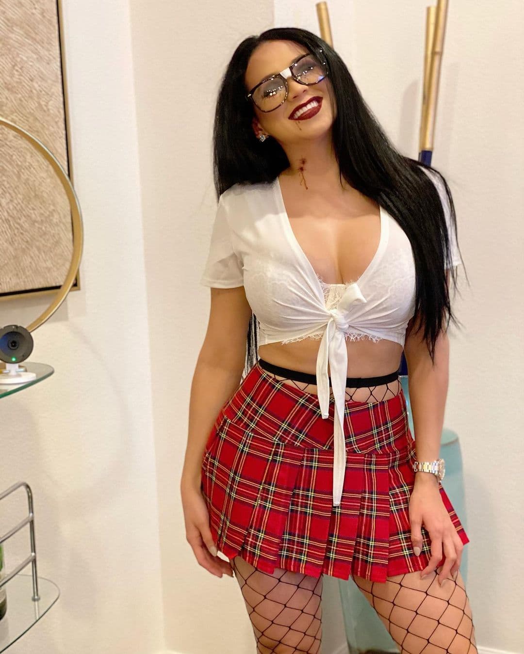 <b>Octubre</b>: además de su cumpleaños, también celebramos el Halloween y para esa ocasión, Carla se transformó en vampira.