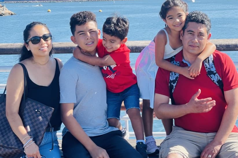 “Un error de 4 horas”: Viaja al exterior con permiso de inmigración y no la dejan regresar a Estados Unidos