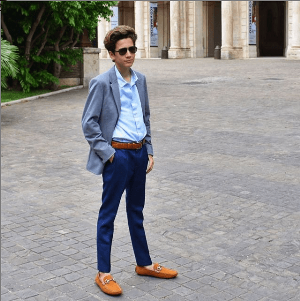 "No le doy todo. Se tiene que ganar sus cosas con buenas calificaciones, con sus clases de box, con todo lo que hace. Yo lo traigo bien limitado […] No me gusta echarlo a perder. 
<b>Yo no quiero un junior</b> porque le voy a quitar mucho potencial", dijo el actor sobre la educación que le da a su heredero.