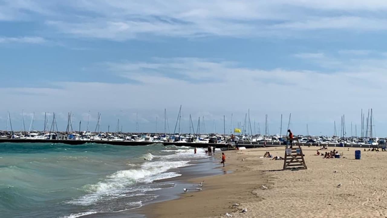 El hombre que murió intentando rescatar a la niña en el Lago Michigan era su padre