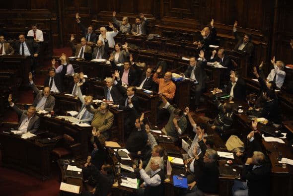 El proyecto para anular una ley que evitó que se investigaran violaciones a los Derechos Humanos en la dictadura uruguaya fracasó.