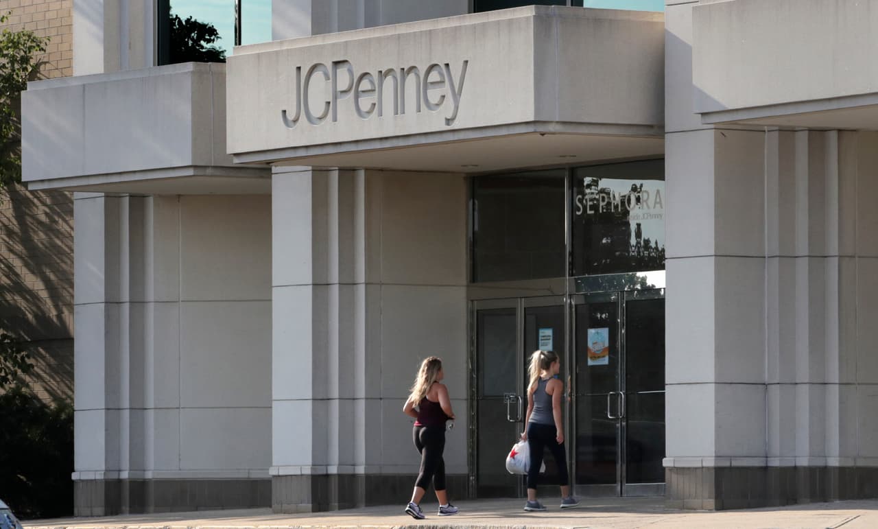 Las ventas a través del
<b><a href="https://www.jcpenney.com/" target="_blank">portal de internet</a></b> de la compañía, no se han suspendido y se planea que continúen durante la bancarrota.
<br>