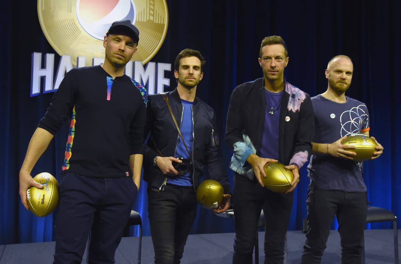 En medio de la polémica que ha levantado el video "Hymn For The Weekend", que Chris Martin hizo con Beyoncé, -en donde la cantante aparece con trajes, maquillajes y joyas no solo tradicionales sino sagradas de la India-, los amantes del Super Bowl esperan que el show de medio tiempo esté alejado de discusiones políticas y sea una verdadera celebración. Aquí un recorrido por los más recientes shows.