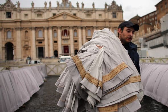 La mayoría de los mandatarios de América Latina que han anunciado su asistencia ya se encuentra en Roma, entre ellos los presidentes de México, Chile, Brasil y Panamá. También han llegado el jefe del Gobierno español, Mariano Rajoy, y los Príncipes de Asturias.