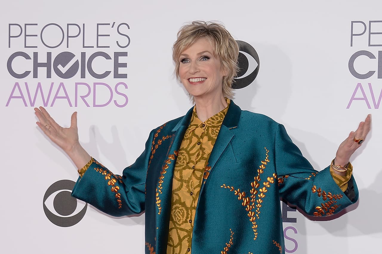 La conductora de este año, Jane Lynch