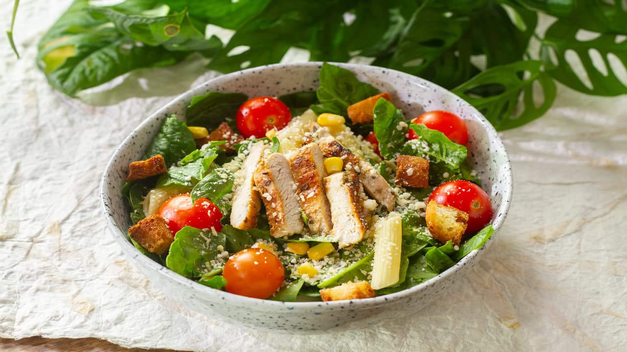 Ensalada de pasta con pollo