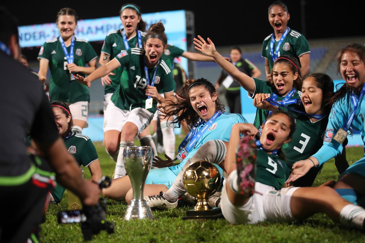 Así fue la premiación y el festejo del histórico triunfo del Tri femenil Sub 20. Se impuso en la final del Premundial Sub 20 de la Concacaf a Estados Unidos y con ello, además, consiguió su boleto al Mundial de la categoría que se celebrará en Francia en agosto.