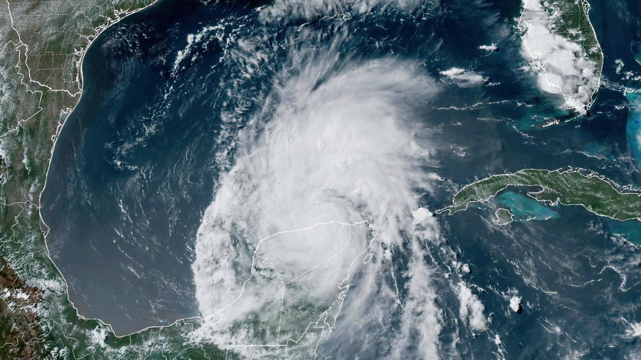 La tormenta tropical Beryl avanza por el Golfo de México: Texas se prepara para sus efectos