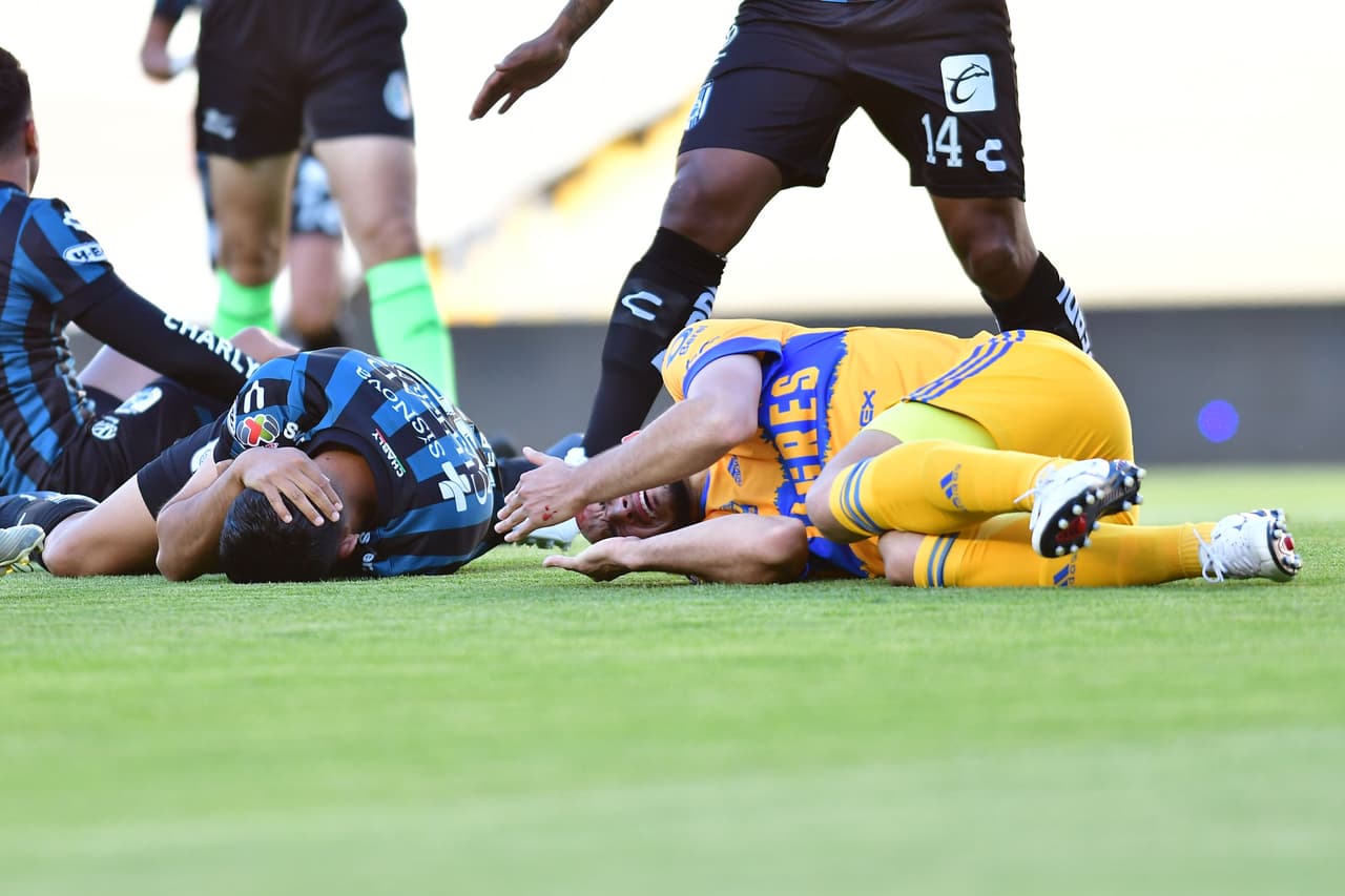 En los primeros minutos hubo un muy fuerte golpe de cabezas.