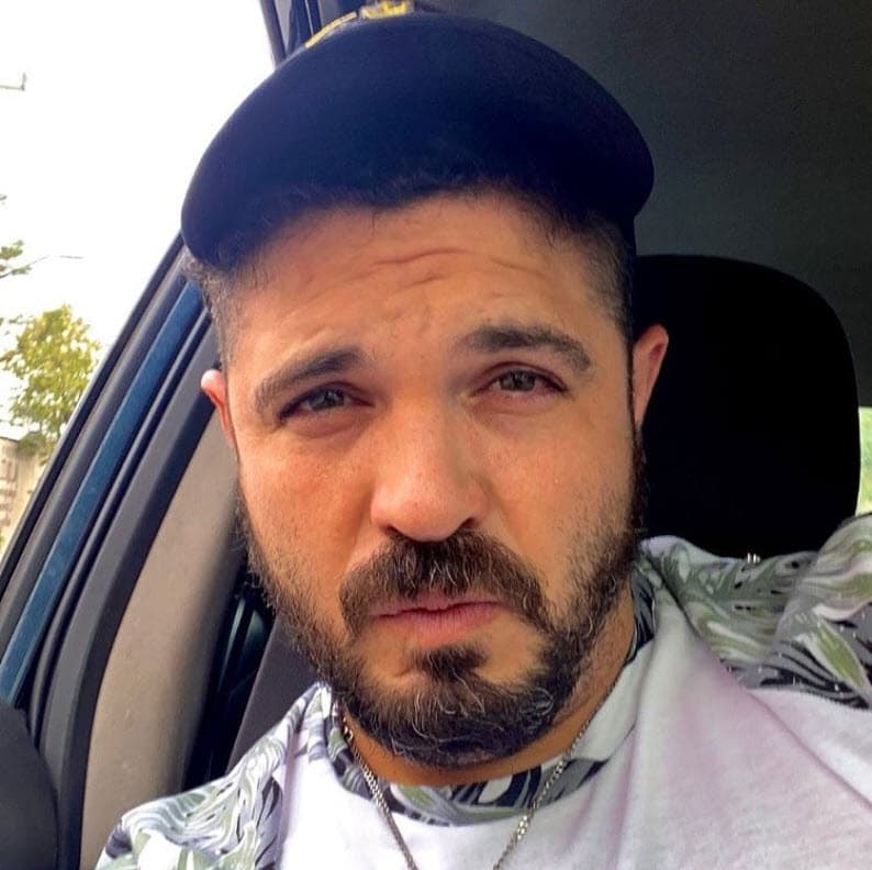 "Hay personas que llegan a tu vida y te comparten de su felicidad,
<b>su amor incondicional</b>, te llenan de vida y alegría. Gracias por llegar a la mía", y agregó un emoticono de beso.
<br>