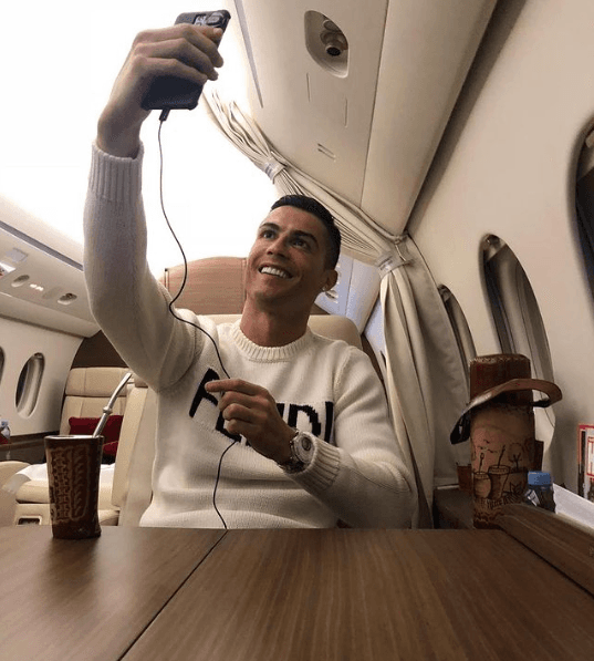 No basta con el yate que tiene, suma a su cuenta un jet.