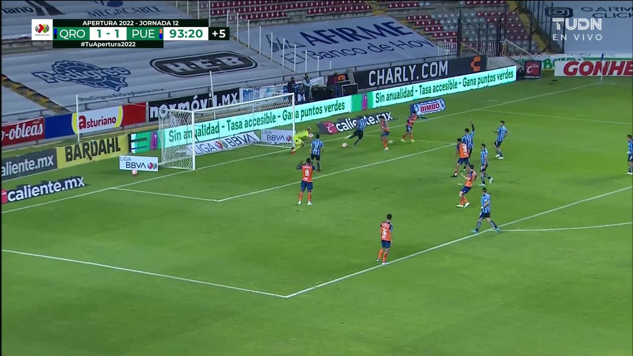 ¡TIRO ATAJADO! disparo por Maximiliano Araujo.