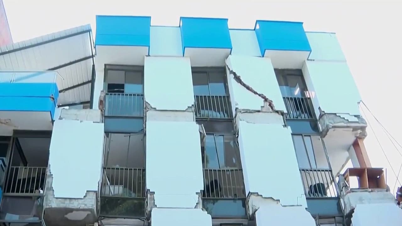 Entre la reconstrucción, Colombia recuerda a las víctimas a un mes del terremoto