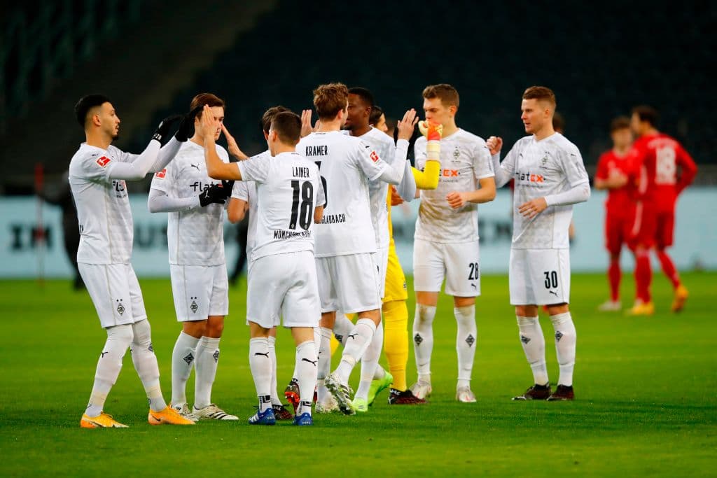 Lewandoswki (20’) abrió el marcador por la vía penal y Goretzka (26’) crecía la diferencia. Hofmann (35’, 45’) empató el partido y Neuhaus (49’) dio vuelta al marcador. El siguiente compromiso de los bávaros en la Bundesliga será recibiendo al Friburgo.