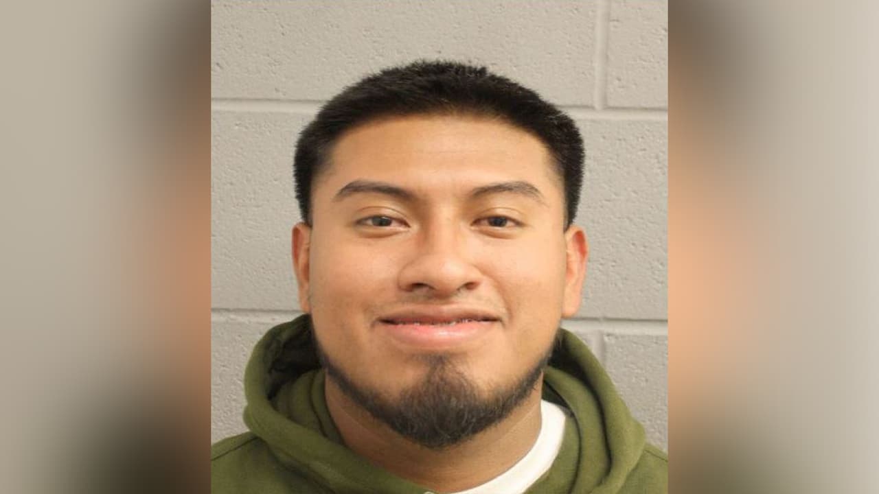 Irrumpe en un vehículo, roba una tarjeta de crédito y se queda dormido: Ahora está tras las rejas en Texas