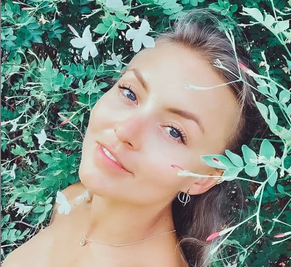 "Que tengas un hermoso tránsito este mes. Abrazo fuerte a tus sueños, que todo eso que te dé paz y salud, te llegue y no te suelte", escribió.