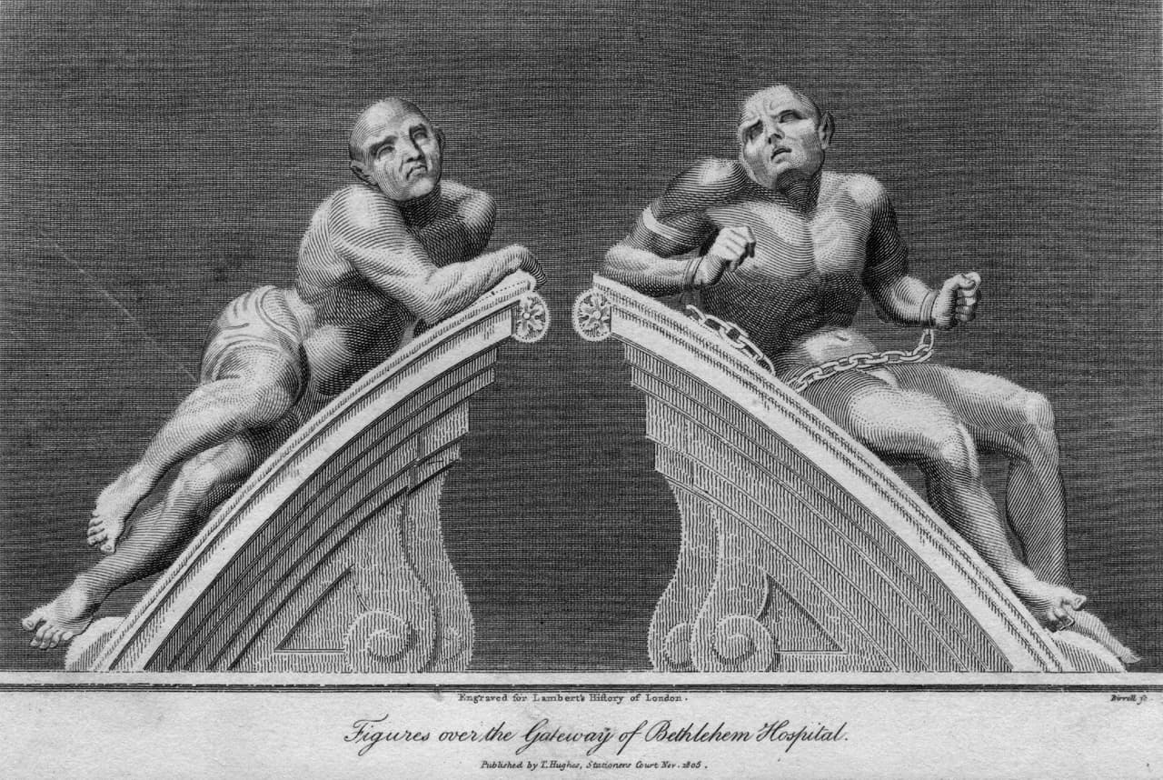 Para 1675, el sanatorio, ya casi en ruinas, tuvo que mudarse de instalaciones, así que de Londres se fueron a Moorfields. En su entrada se instalaron dos estatuas humanas: una llamada 'Melancolía', calmada y serena, y la otra 'Locura', que estaba encadenada y llena de ira. El lugar ya se llamaba comunmente "Bedlam", mientras los tratamientos cada vez eran más siniestros.