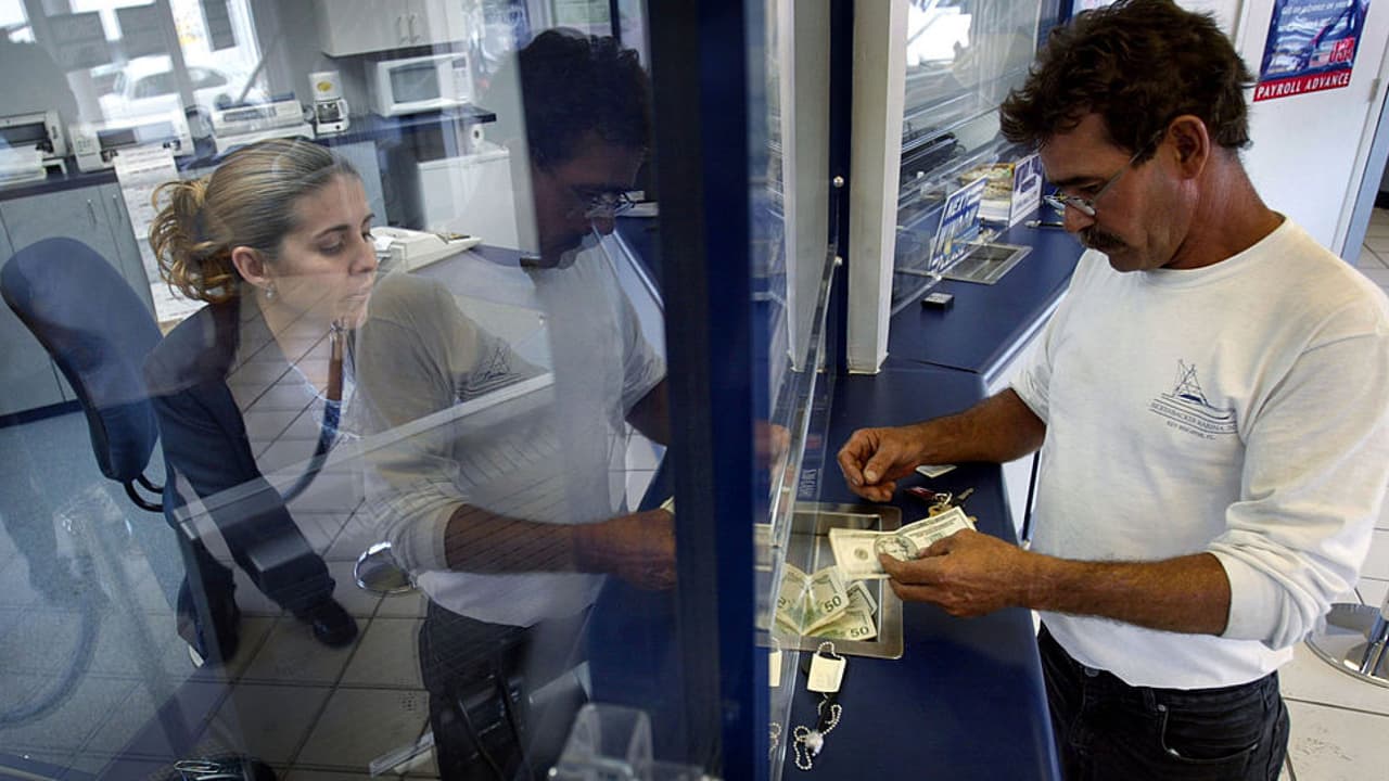 Se dificulta el envío de dólares a Cuba desde Miami: solo es posible mandar CUC