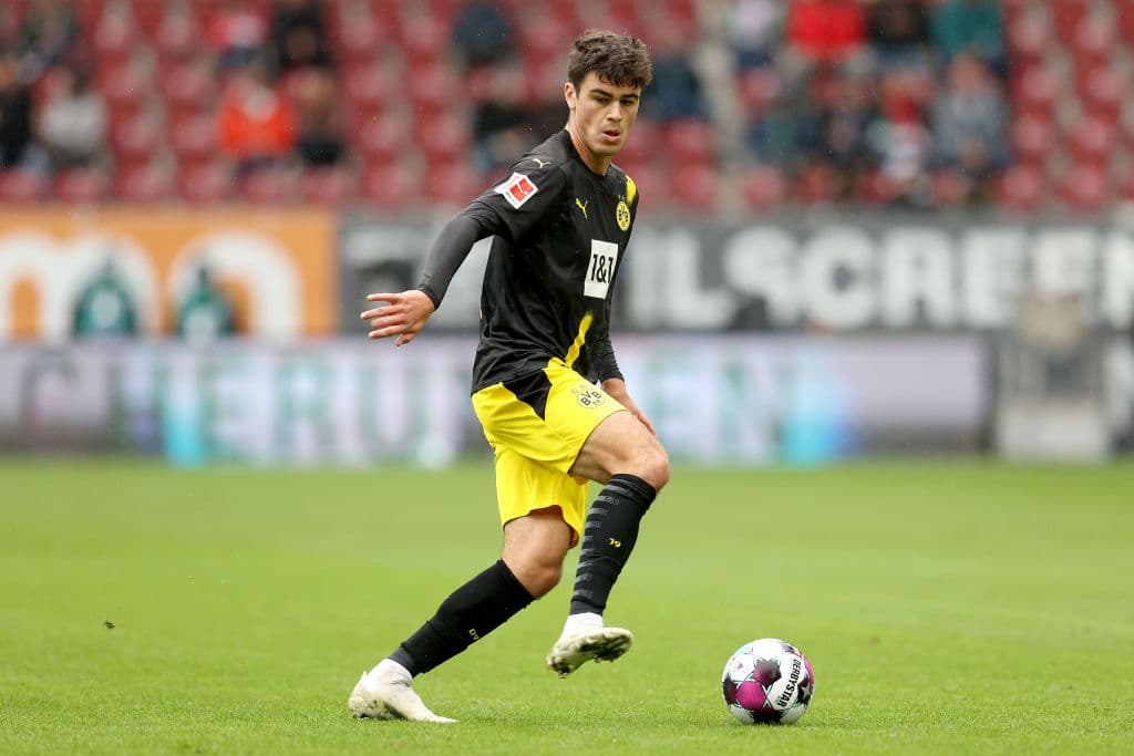 Gio Reyna | A sus 17 años ya se ha consolidado en el Borussia Dortmund y ha sido cómplice de Haaland en más de una ocasión.