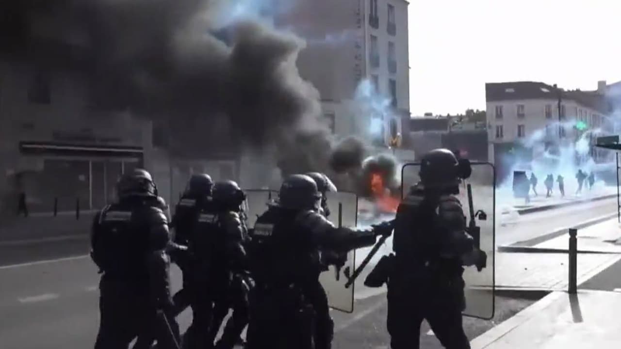 Frágil calma en Francia hoy entre implementación de toques de queda selectivos después de protestas masivas y disturbios