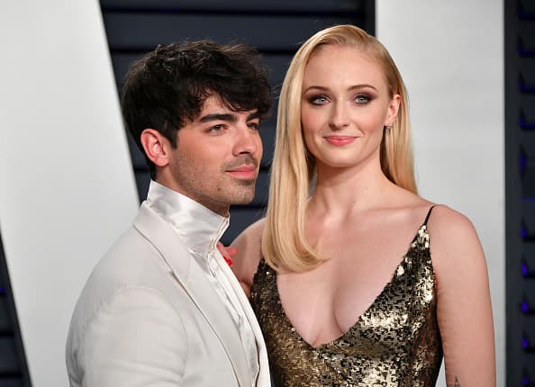 <b>Joe Jonas </b>
<br>Dejó a todos con la boca abierta al anunciar su compromiso con la actriz, Sophie Turner, en 2019. A pesar de que han mantenido su vida privada alejada de los reflectores, en 2020 se anunció la llegada de su primera hija, Willa.