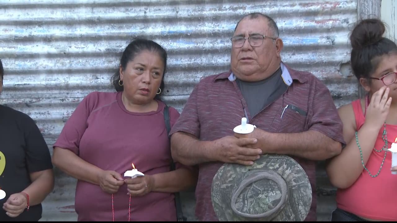 En la misma semana que desapareció, familiares y vecinos de María Jiménez realizaron una vigilia para orar por su pronto regreso, sana y salva.