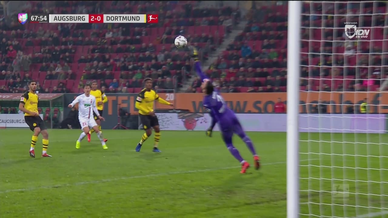 ¡Definición de crack! Ji anota una de las joyas de la jornada y pone el 2-0 para el Augsburg