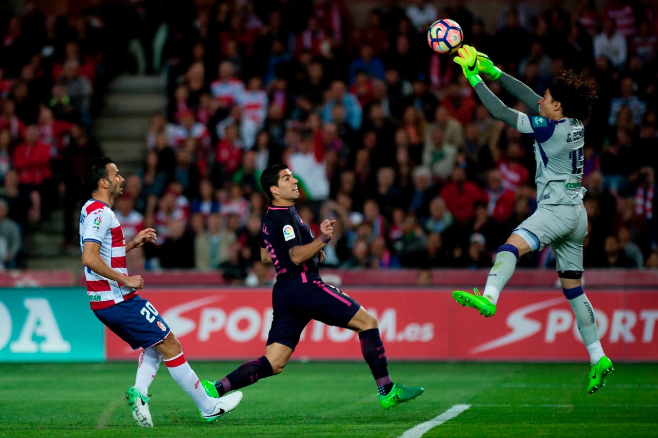 Ochoa se convirtió en el portero más goleado de España, aunque también en el que más atajadas realizó.