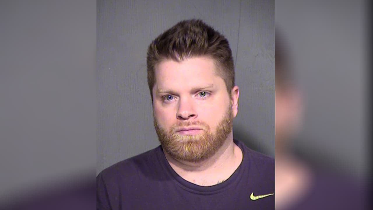 Un padre en Arizona enfrenta cargos de abuso infantil tras presuntamente golpear a su bebé de 3 meses