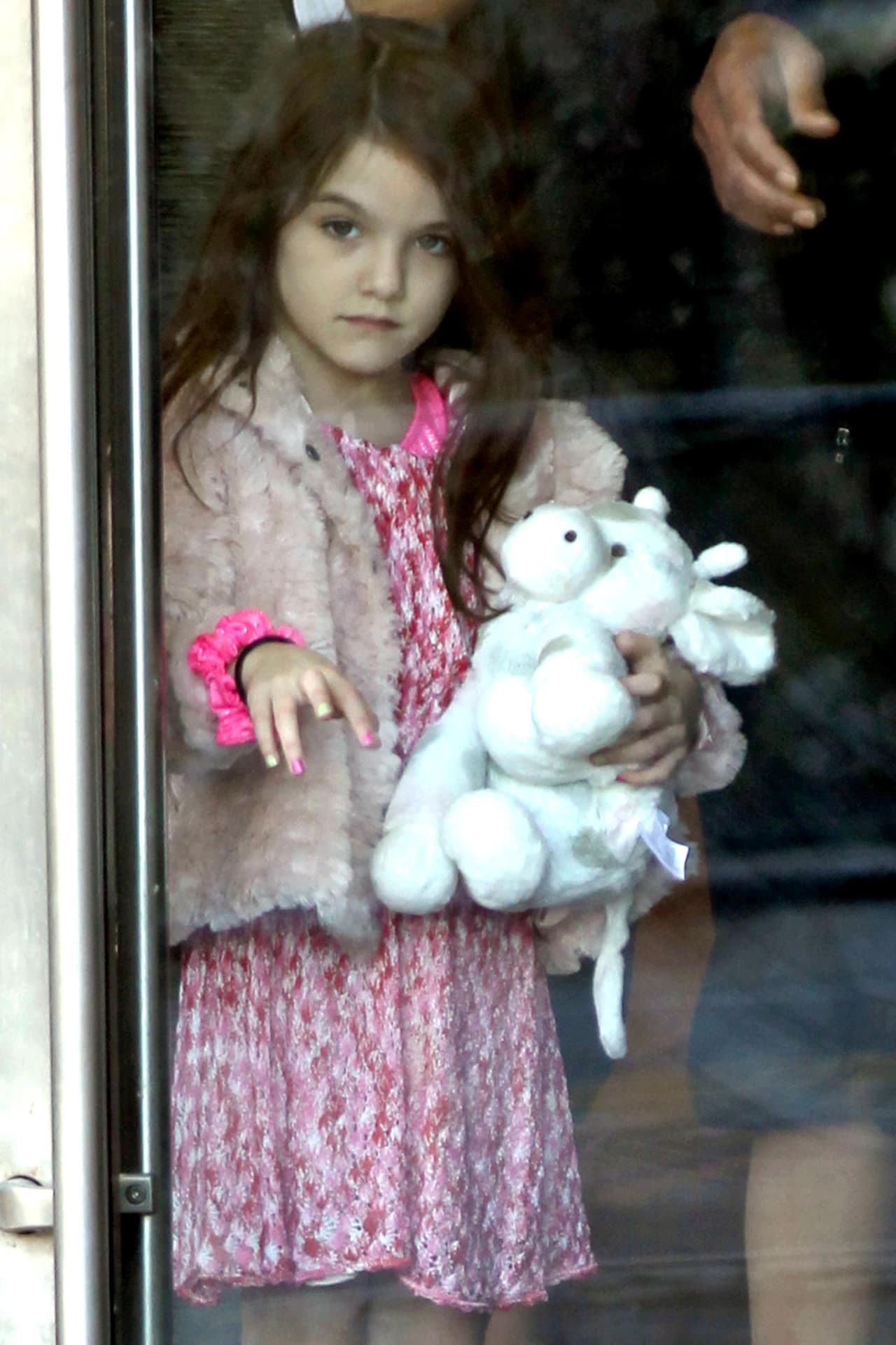 Durante otro paseo por Nueva York, Katie Holmes llevó a la pequeña (que en ese entonces tenía 5 años) a visitar los muelles, en noviembre de 2011.