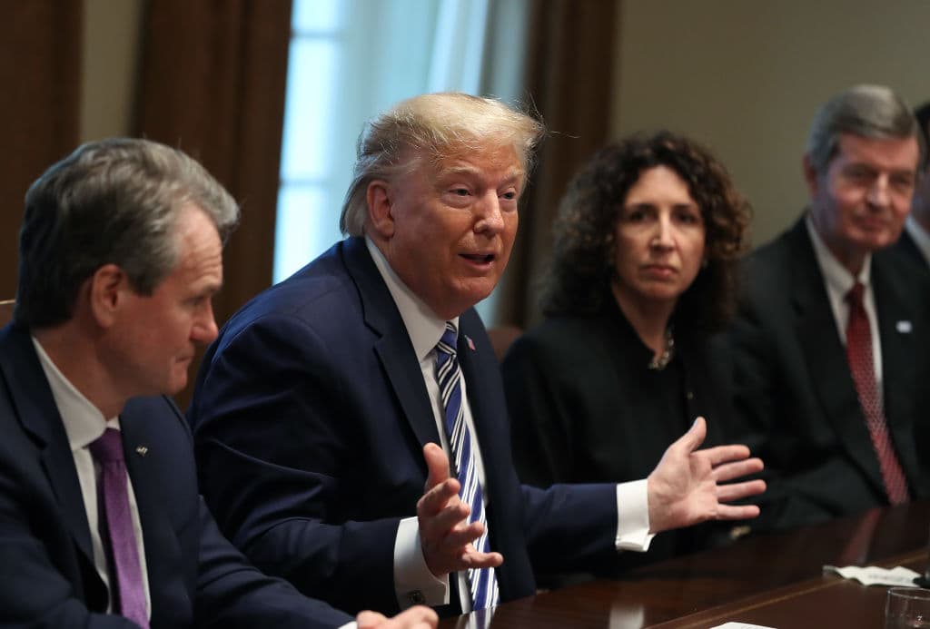 “Por todo lo que hemos hecho, el riesgo para los estadounidenses sigue muy bajo. Estamos listos para adaptarnos y preparados para hacer lo que tengamos que hacer si la enfermedad se expande”, decía con soberbia a finales de febrero.