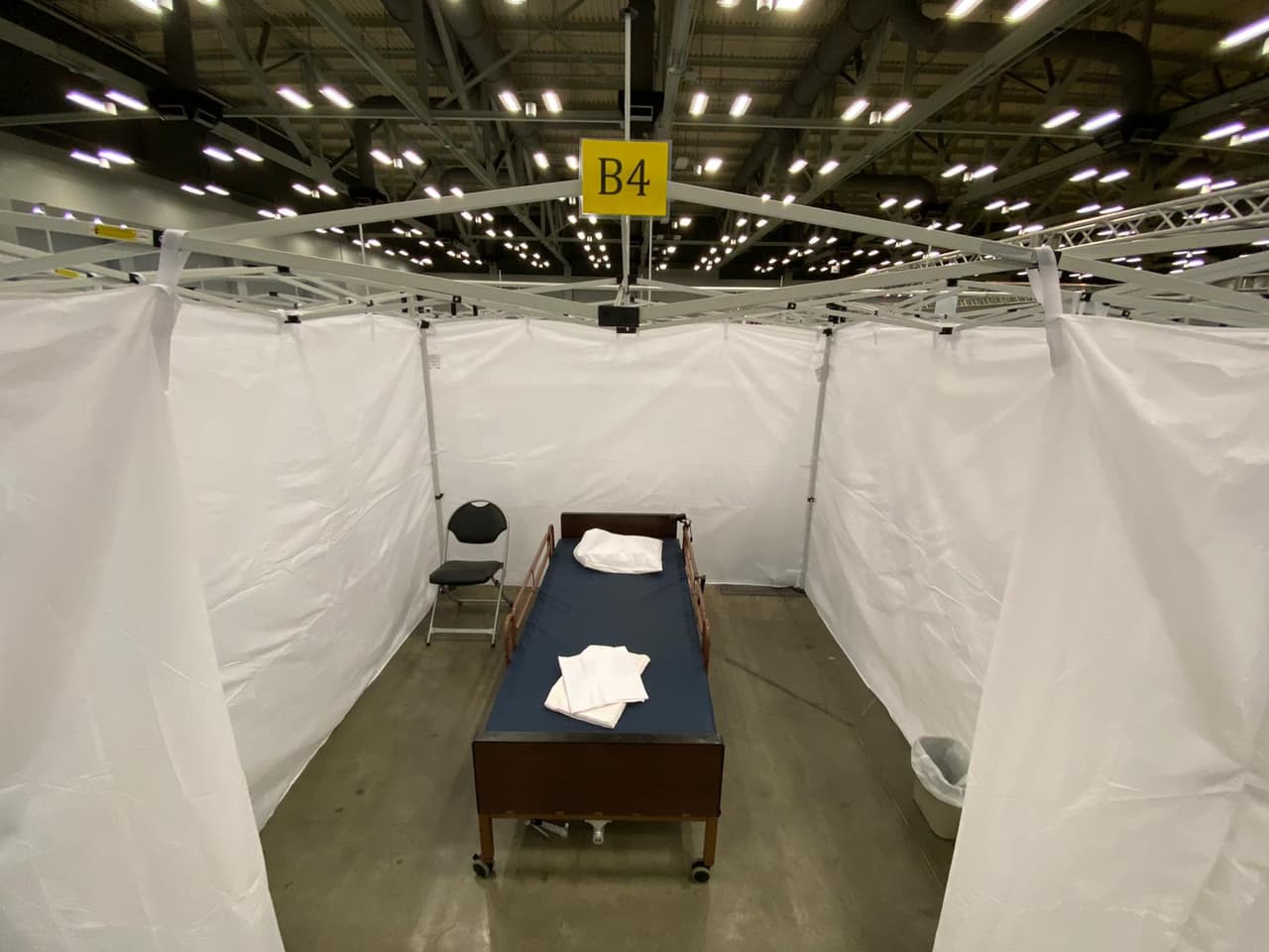 Un hospital de campaña temporal ubicado en el Centro de Convenciones de Austin ya está listo para aceptar pacientes, aunque autoridades locales esperan no tener que ingresar a personas en el establecimiento.