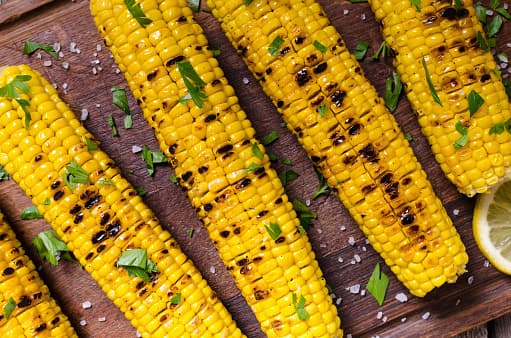SA Roasted Corn Festival canceló el evento de mazorcas con mayonesa tradicional, queso y chile, hasta salsas especializadas y Takis o Doritos triturados.