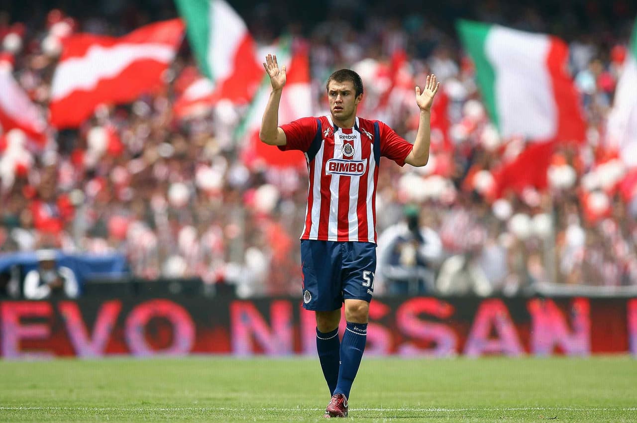 Sus primeros minutos en primera división fueron excelentes: 
<b>guió al Rebaño a semifinales en el Clausura 2011.</b>