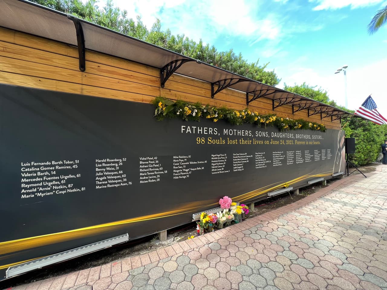 El 24 de junio se cumplieron dos años de la tragedia de Surfside. Según
<b> </b>investigadores del Instituto Nacional de Normas y Tecnología, la cubierta de la piscina presentaba "graves deficiencias de resistencia".