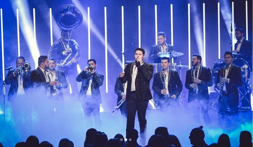 <b><a href="https://www.univision.com/especiales/premio-lo-nuestro">Banda MS </a></b>por su parte se presentó también en el escenario de la 30 entrega de Premio Lo Nuestro.
