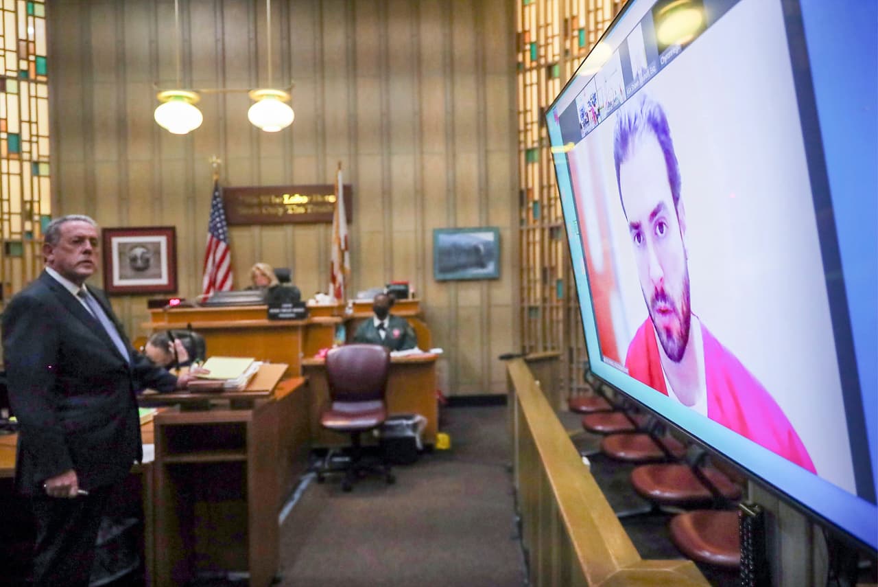 Este miércoles 26 estaba previsto que la juez del caso, Marisa Tinkler Mendez, iniciara con el proceso de dictaminación de sentencia para saber cuánto tiempo permanecerá Pablo Lyle tras las rejas, pero este no se concretó. Se llamó a una
<b> nueva audiencia para el próximo 14 de noviembre. </b>
<br>