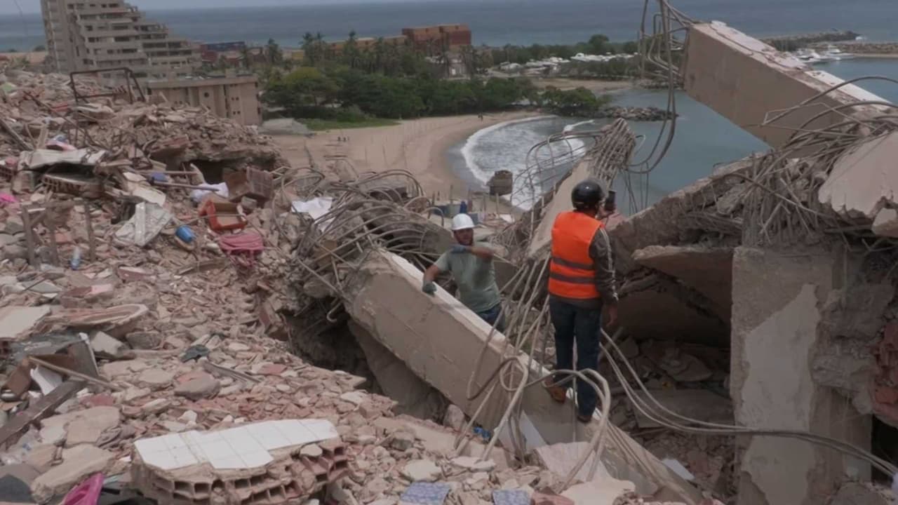 Sobrevivientes de Catia La Mar intentan rehacer sus vidas tras los sismo en Venezuela