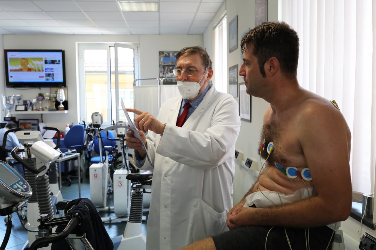 <b>2. Cardiólogos:</b> ganan un salario de $314,200 al año.