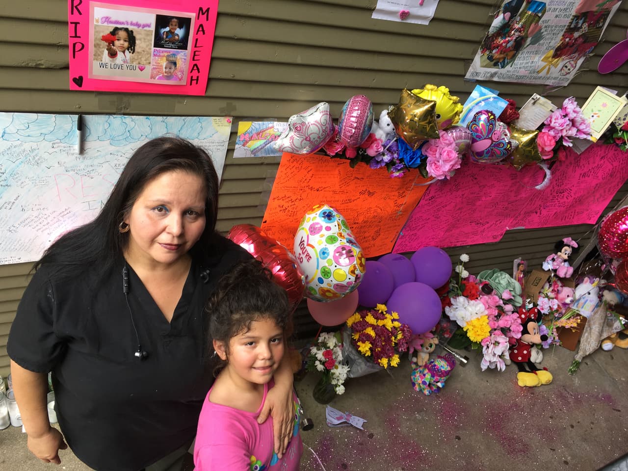 La de este martes es la cuarta visita que Bárbara Faz hace a la casa de Maleah Davis con sus dos hijos. Asegura que ambos quedaron muy impactados, primero por la desaparición de la niña y luego al saber que el padrastro podría estar involucrado con su muerte.