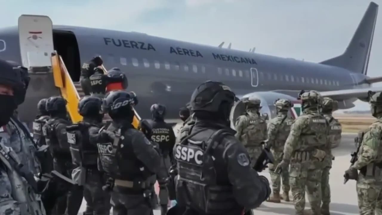 México trasladó a 37 presuntos criminales a seis ciudades de EEUU