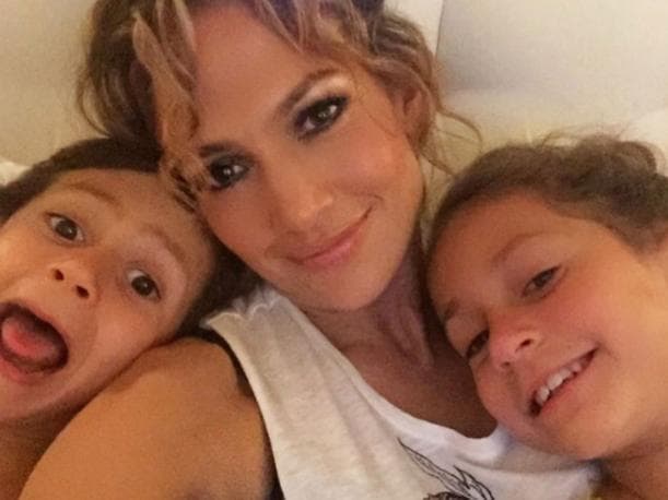 Los hijos de JLo son fruto de su matrimonio con el salsero Marc Anthony.