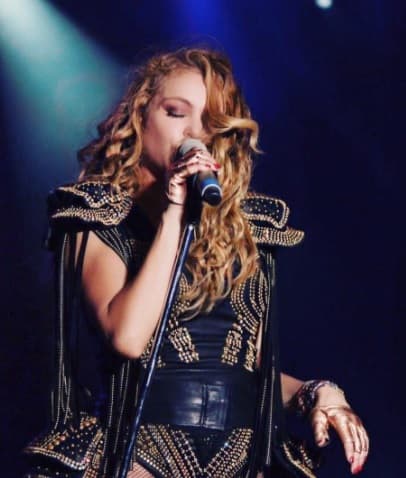 <b>Paulina Rubio</b>
<br>Nominaciones 1:
<br>Canción "Replay" Del Año: 'El Último Adiós'