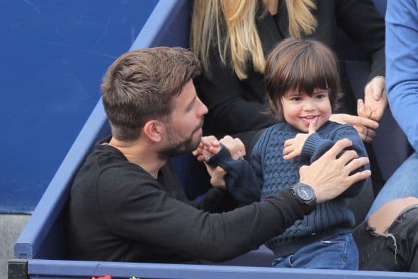 Y papi jugó con él.